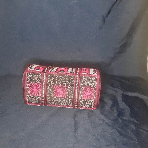 Handbag - Picture 2 of 2